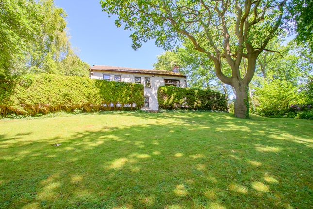 5 bed detached house