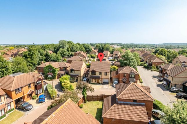 Lavender Grove, Milton Keynes MK7 4 bed detached house for sale