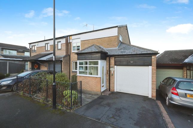 3 bedroom link detached house for sale