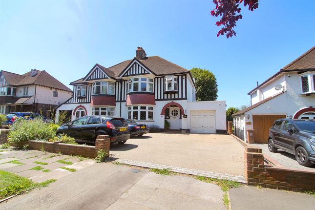 Foresters Drive, Wallington SM6 3 bed semi