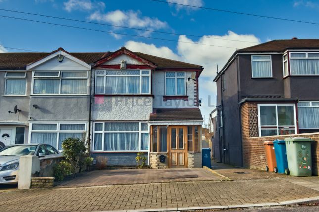 Dean Drive, Stanmore HA7 3 bed terraced house for sale