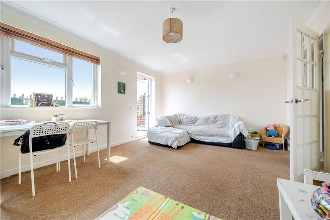 3 bedroom maisonette for sale