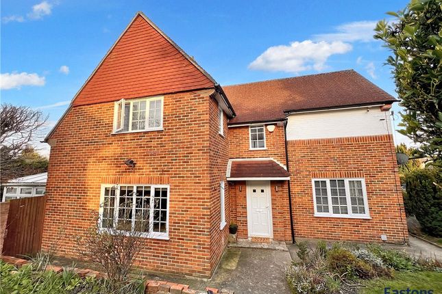 Walkfield Drive, Surrey KT18 3 bed detached house for sale