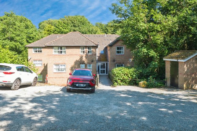2 bedroom ground floor flat for sale