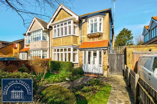 Tennyson Avenue, Wanstead 3 bed house for sale
