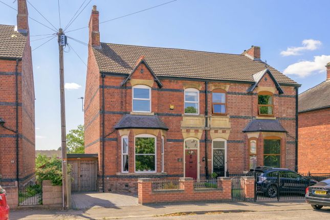 Dudley Road, Grantham NG31 4 bed semi