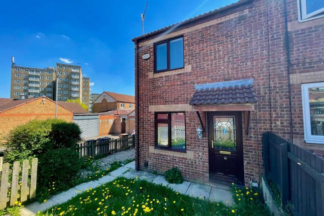 Raynville Walk, Leeds LS13 2 bed end of terrace house for sale
