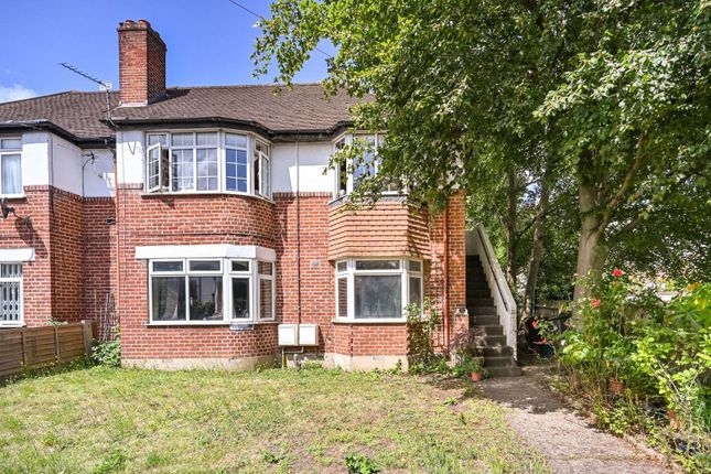St Johns Court, Isleworth, TW7 2 bed maisonette for sale