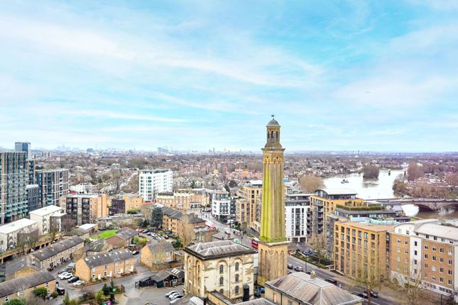 Green Dragon Lane, Brentford, TW8 2 bed flat for sale