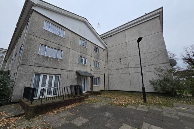 Thames Court, Hanway Road, London, W7 3 bed flat for sale