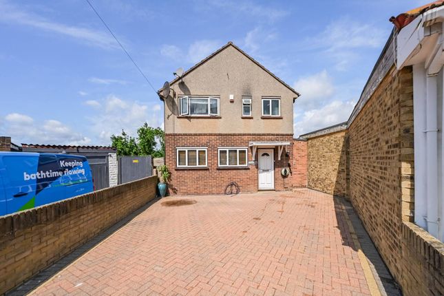 Butlers Drive, Epping Forest, London, E4 3 bed detached house for sale