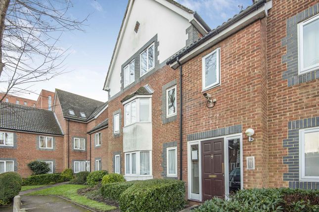 Stratheden Place, Reading 2 bed apartment for sale