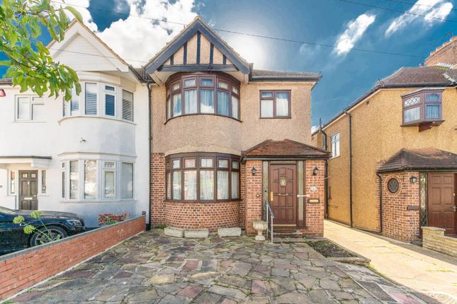 Pembroke Avenue, Kenton, Harrow, HA3 3 bed semi