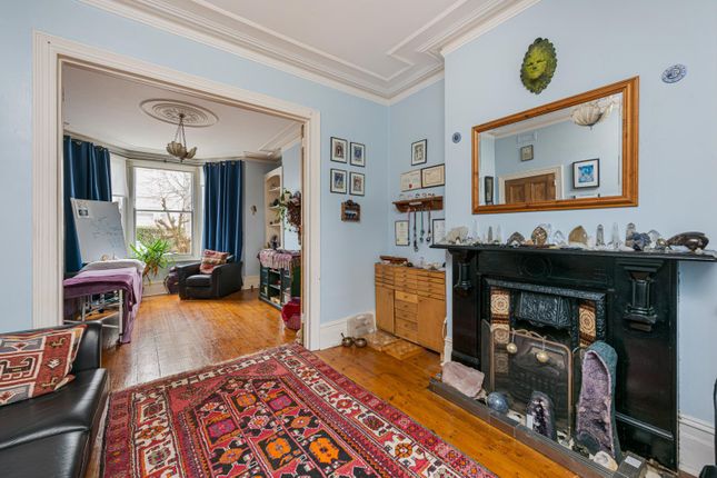 Ballingdon Road, London SW11 4 bed terraced house for sale