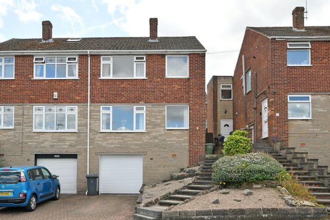 Hollies Close, Dronfield, Derbyshire... 3 bed semi