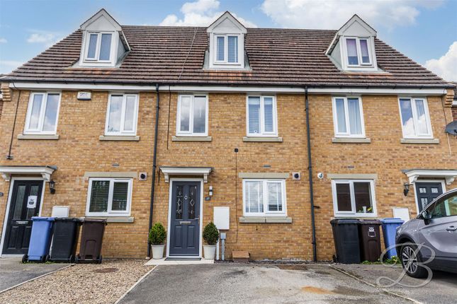 3 bedroom town house for sale