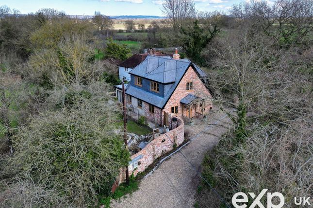 Staplehurst Road, Cranbrook TN17 4 bed detached house for sale