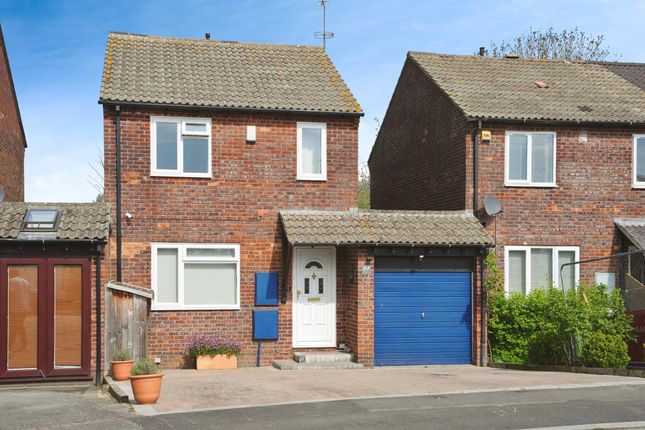 3 bedroom link detached house for sale