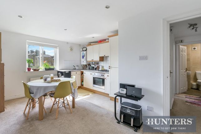 St. Johns Road, Isleworth 1 bed flat for sale