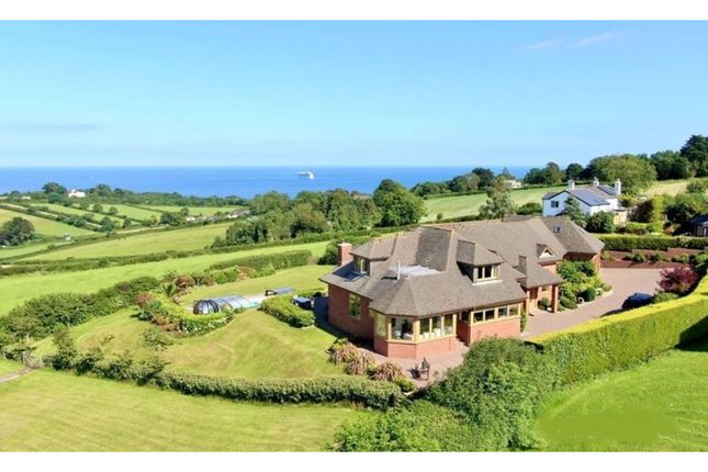 6 bedroom detached house for sale