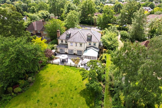 Fairoak Lane, Oxshott, KT22 6 bed detached house for sale