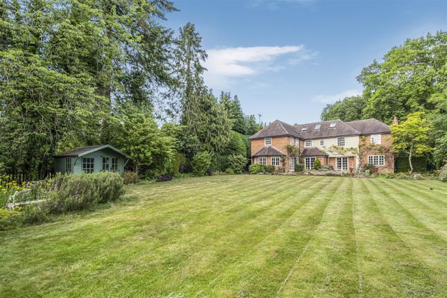 6 bedroom detached house for sale