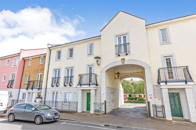 3 bedroom flat for sale