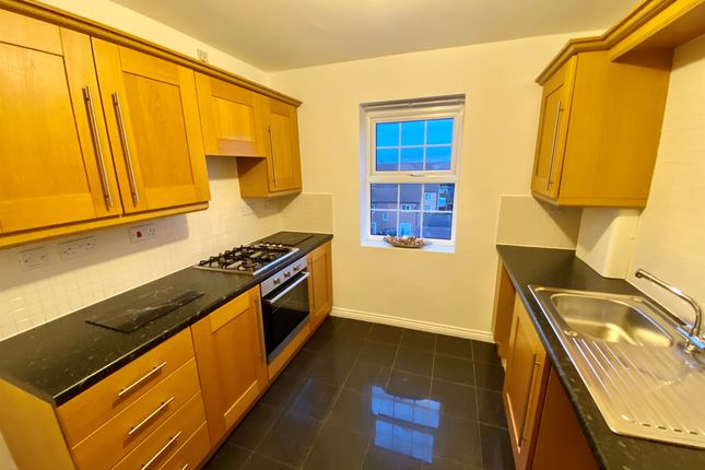 3 bedroom flat for sale