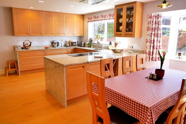 Wessington Park, Calne 3 bed detached house for sale