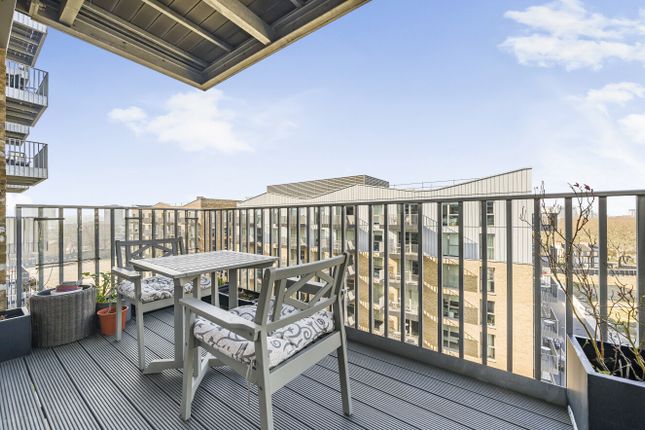 Waterline Way, Deptford, SE8 2 bed apartment for sale