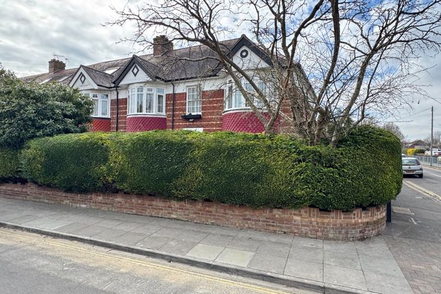 4 bedroom end of terrace house for sale
