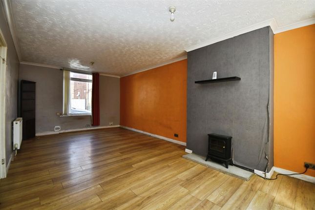Estcourt Street, Hull 2 bed terraced house for sale