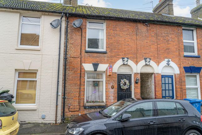 Luton Road, Faversham, Kent, ME13 2 bed terraced house for sale