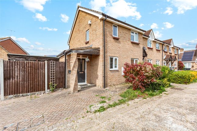 Porters, Basildon, Essex, SS13 3 bed end of terrace house for sale