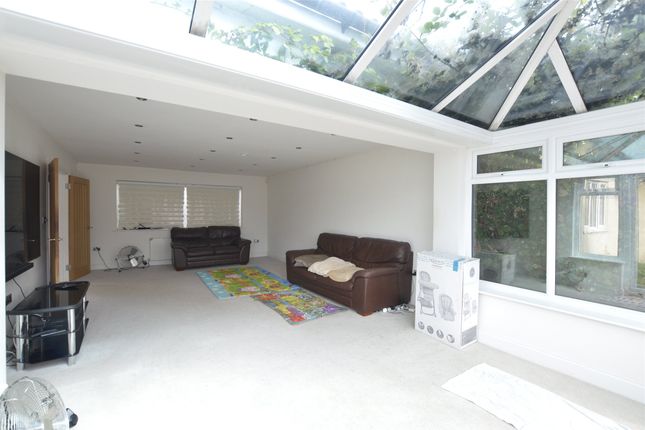 High Trees, Barnet EN4 2 bed bungalow for sale