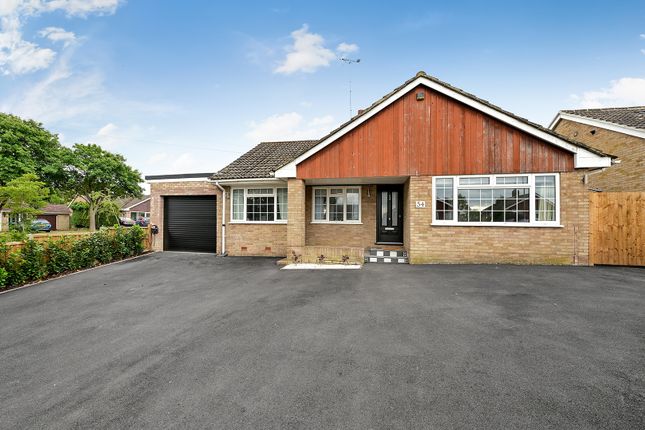 Rosemary Gardens, Camberley GU17 3 bed detached bungalow for sale