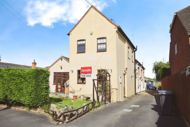 2 bedroom cottage for sale