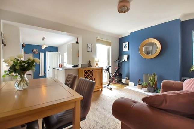 London Road, Cheltenham GL52 3 bed semi