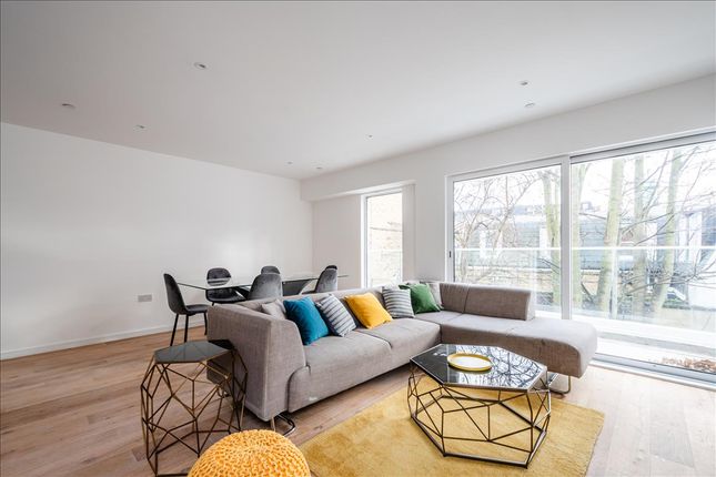 Powell Road, Lower Clapton, E5 3 bed apartment for sale