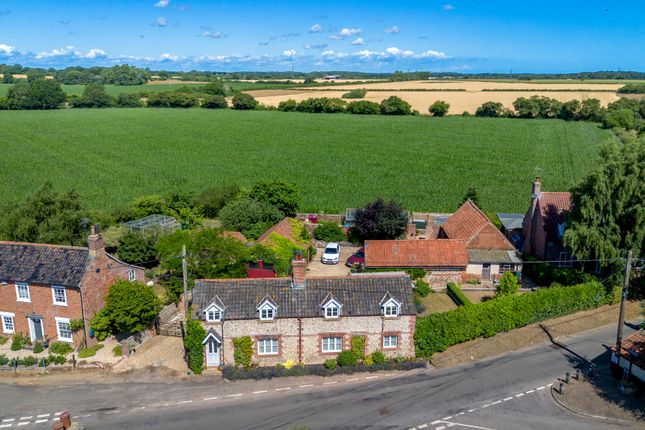 Fakenham Road, King's Lynn PE32 4 bed cottage for sale