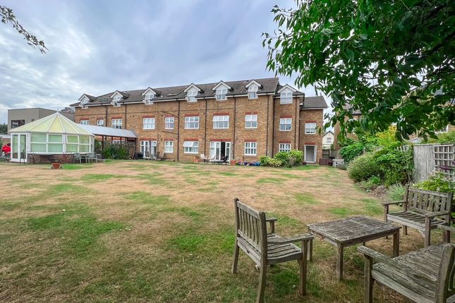 5 bed flat
