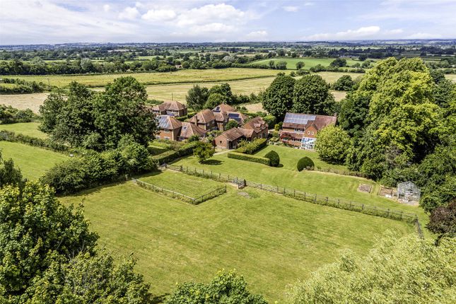 Pye Lane, Swindon SN4 5 bed equestrian property for sale