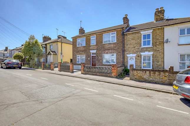 Wellesley Road, Brentwood, CM14 3 bed end of terrace house for sale