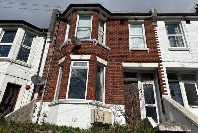 Brighton, East Sussex 2 bed ground floor flat for sale