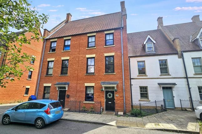 5 bedroom town house for sale
