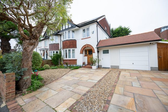 Riverside Close, Kingston Upon... 5 bed semi