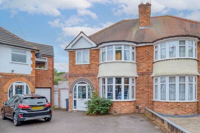 Nayland Croft, Birmingham, B28 3 bed semi