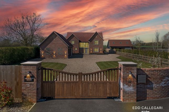 Bacton Rd, Stowmarket IP14 4 bed detached house for sale