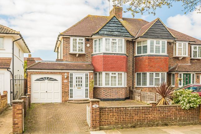Redway Drive, Twickenham TW2 3 bed house for sale