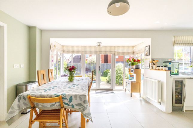 Chaffinch Avenue, Keynsham, BS31 5 bed detached house for sale